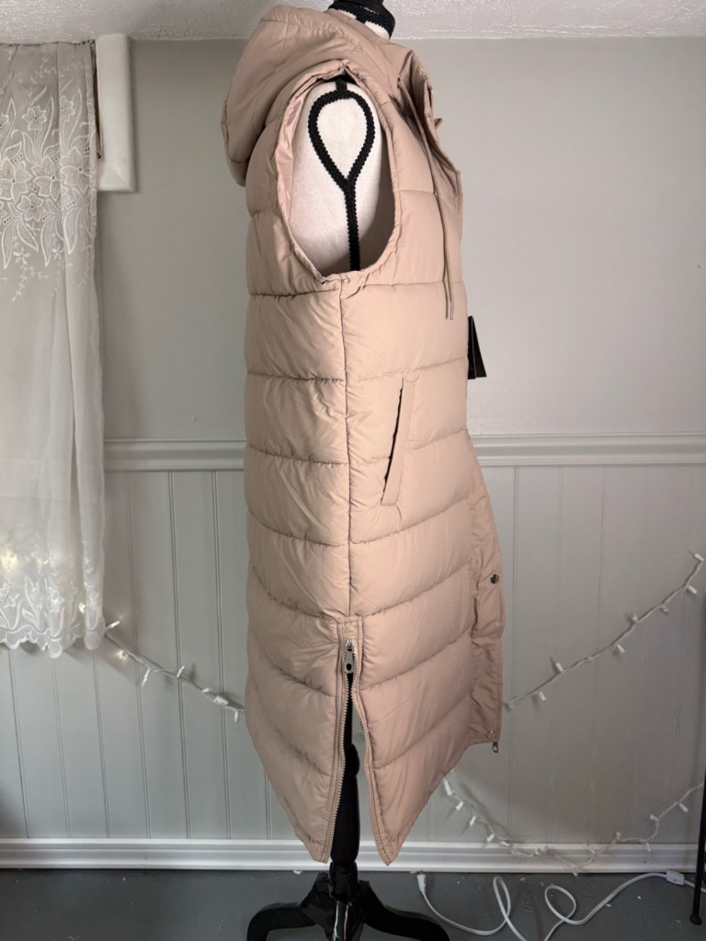 NWT G.O.G.G Long Quilted Sleeveless Hooded Vest in Tan Oat - Picture 3 of 4